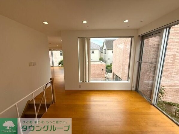 ガーデンコート成城UNITED CUBESの物件内観写真